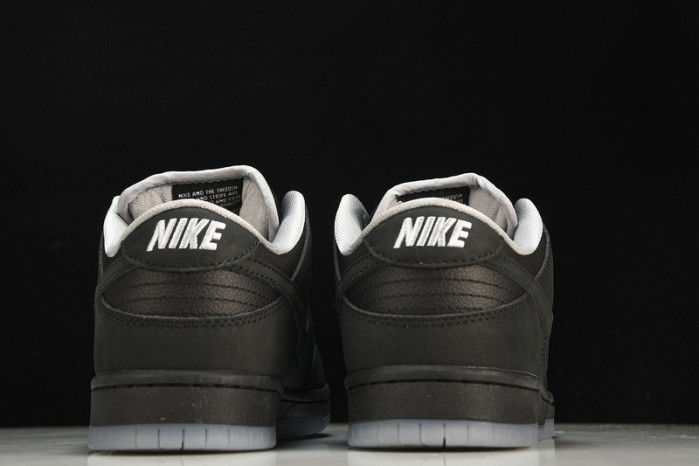 Nike SB Dunk Low Atlas 35MM Black 504750-086