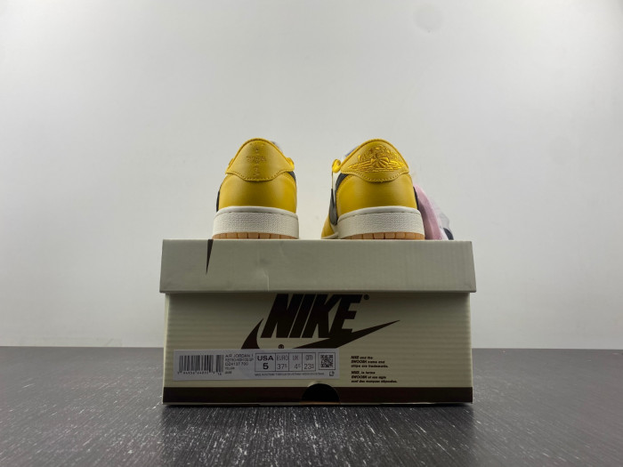 Travis Scott Air Jordan 1 Low OG DZ4137-701