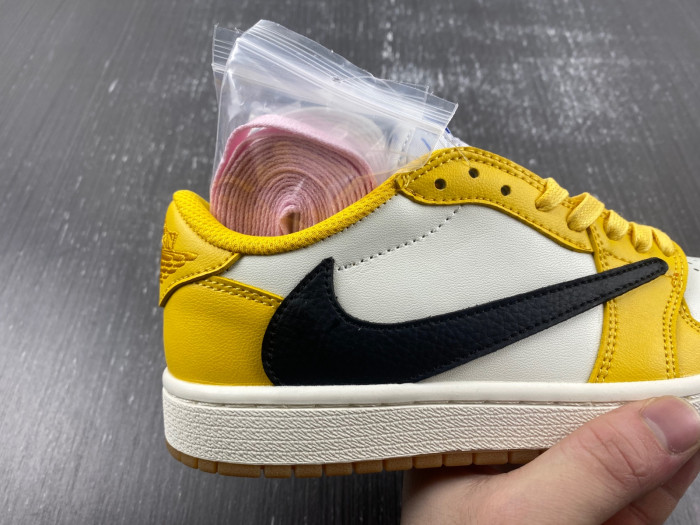 Travis Scott Air Jordan 1 Low OG DZ4137-701