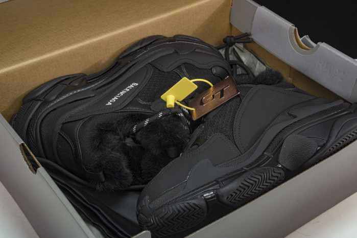 BL TRIPLE S TRAINERS    -KICKZE BL71