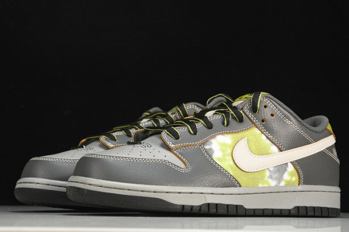 Nike SB Dunk Low HUF Wait, What!? (Friends and Family) FD8775-002