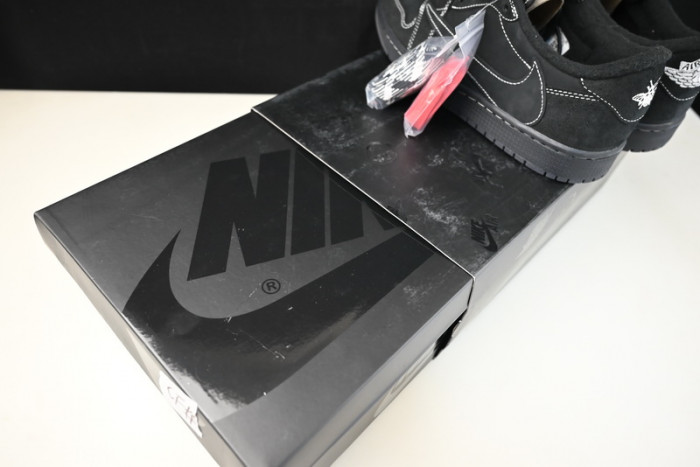 Travis Scott x Air Jordan 1 Low OG Black/Phantom DM7866-001