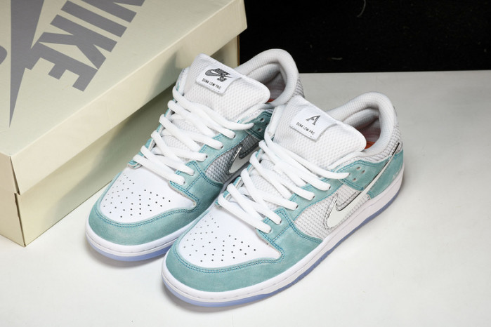 APRIL SKKATEBOARDS x NK SB Dunk Low FD2562-400