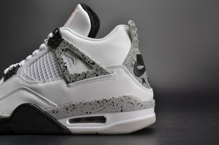 Air Jordan 4 OG “White Cement” 840606-192