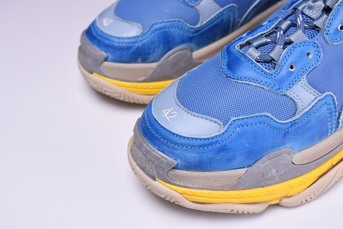 BL 17FW TRIPLE S“CREAM” Washed Show Snea Grey MENS 483513W06E