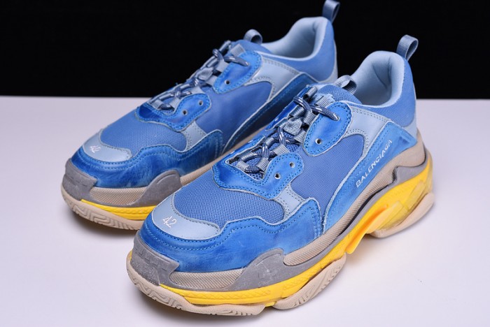 BL 17FW TRIPLE S“CREAM” Washed Show Snea Grey MENS 483513W06E