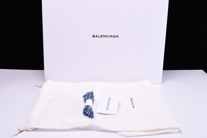 BL 17FW TRIPLE S“CREAM” Washed Show Snea Grey MENS 483513W06E