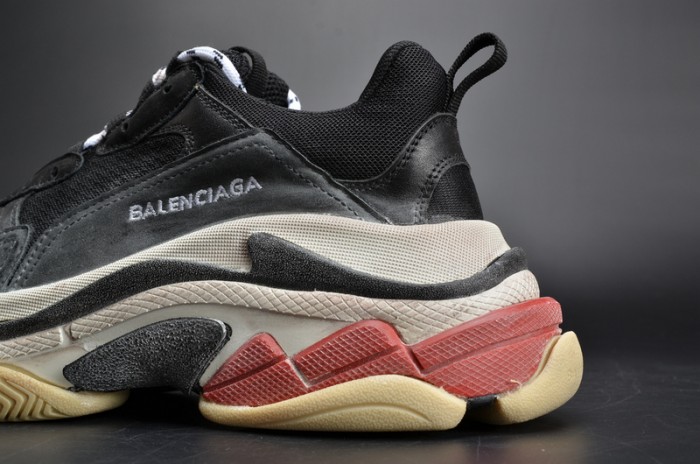 BL 17FW TRIPLE S TRAINER  BLACK/ RED MENS W05M23972