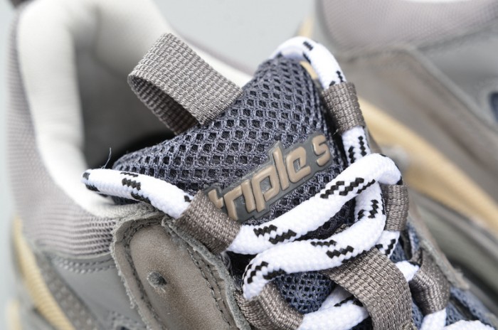 BL 17FW TRIPLE S WASHED SHOF SNEA GREY  MENS AED2900