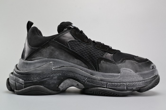 BL BLACK TRIPLE S TRAINER W06G01001
