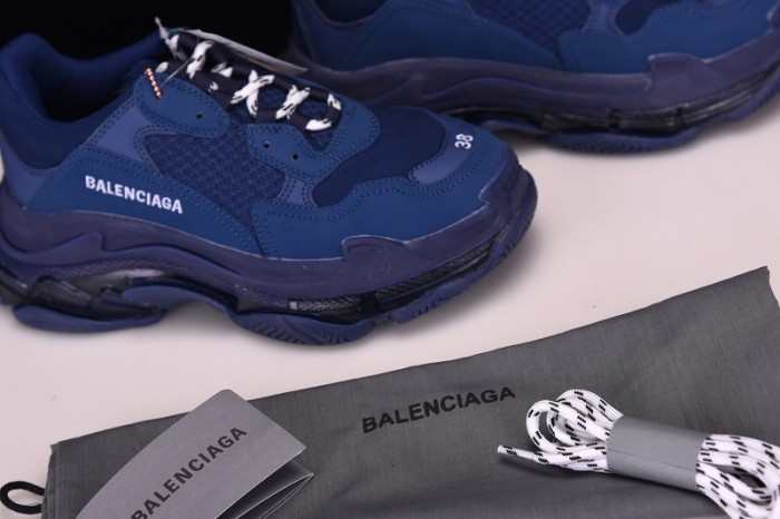 BL TRIPLE TRAINER ‘RED -BLUE ‘ 544351 WO901 4107