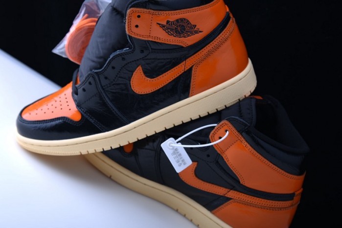 AIR JORDAN 1 SHATTERED BACKBOARD 3.0 555088-028
