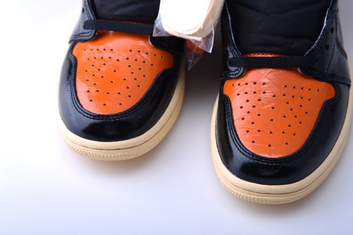 AIR JORDAN 1 SHATTERED BACKBOARD 3.0 555088-028
