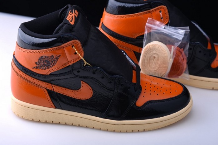 AIR JORDAN 1 SHATTERED BACKBOARD 3.0 555088-028