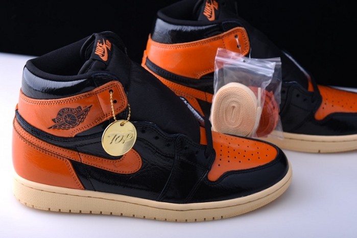 AIR JORDAN 1 SHATTERED BACKBOARD 3.0 555088-028