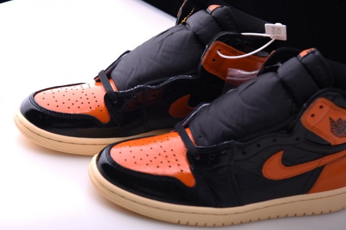 AIR JORDAN 1 SHATTERED BACKBOARD 3.0 555088-028