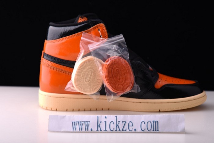 AIR JORDAN 1 SHATTERED BACKBOARD 3.0 555088-028